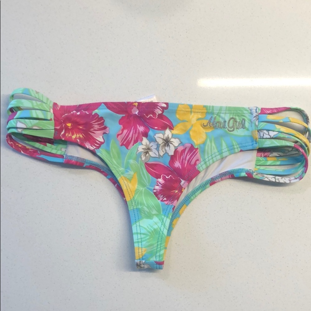 MAUI GIRL BOTTOM IN TROPICAL FLOWER PRINT